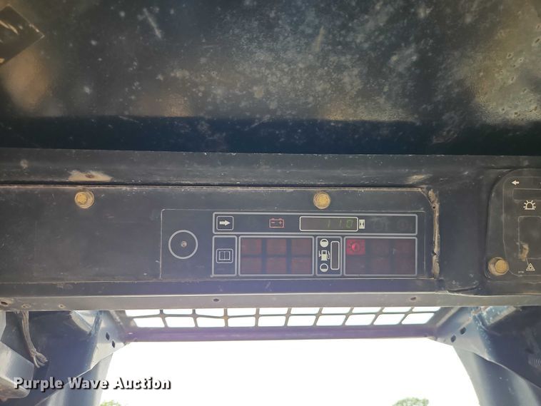 image for item EO7267 1998 John Deere 8875 skid steer loader