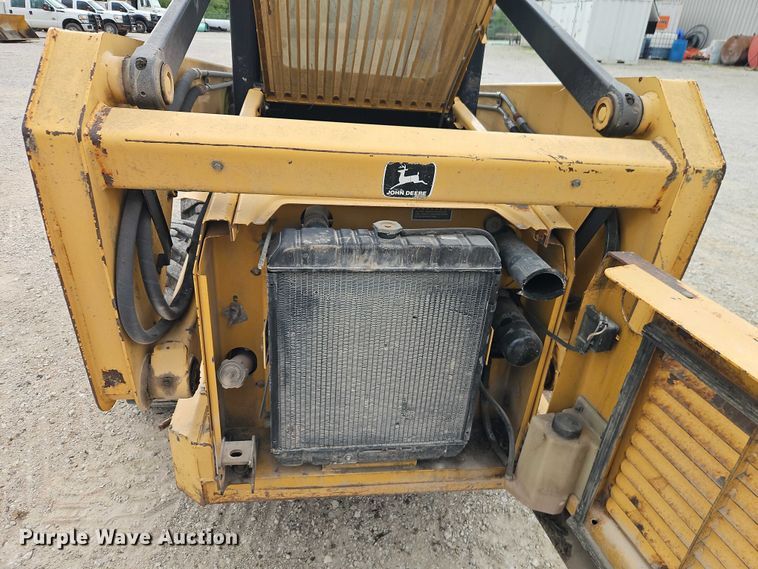 image for item EO7267 1998 John Deere 8875 skid steer loader