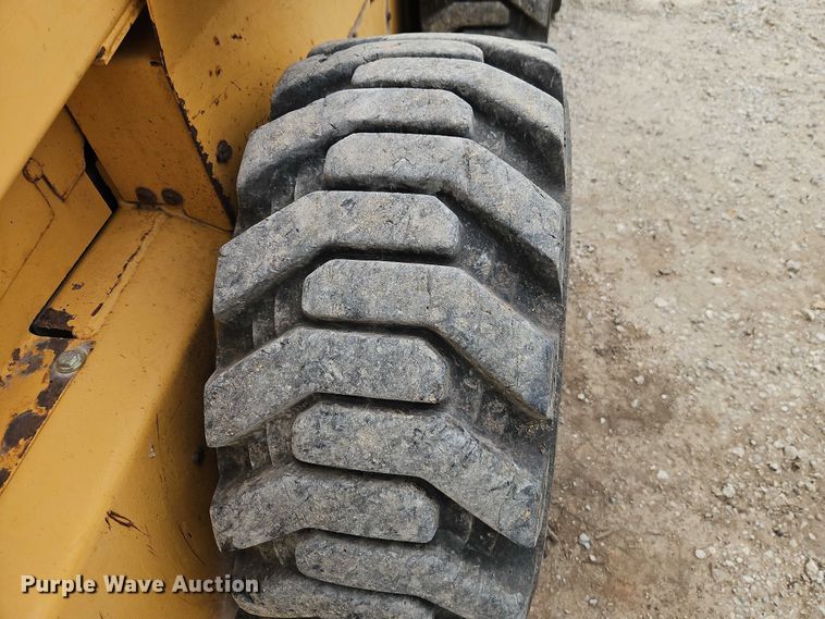 image for item EO7267 1998 John Deere 8875 skid steer loader