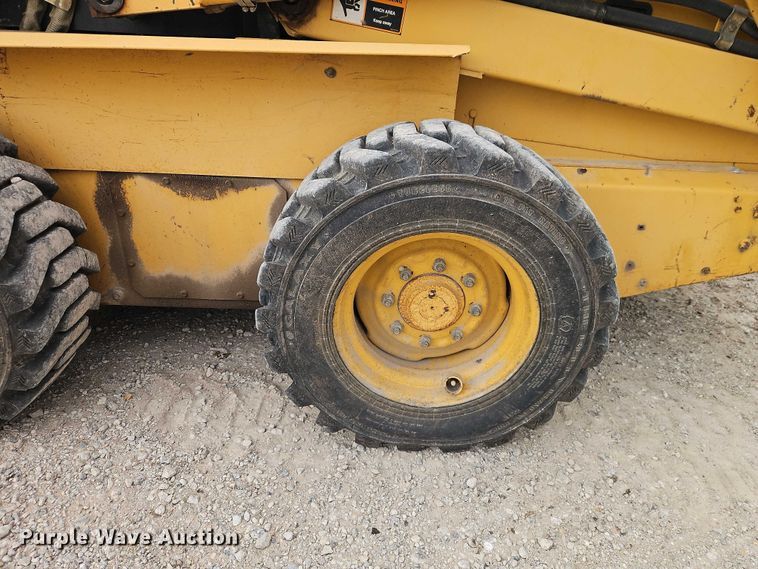 image for item EO7267 1998 John Deere 8875 skid steer loader