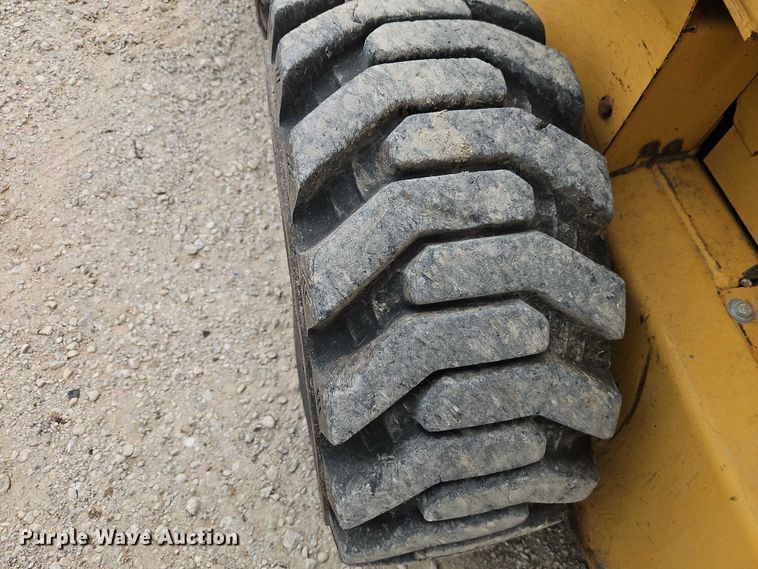 image for item EO7267 1998 John Deere 8875 skid steer loader