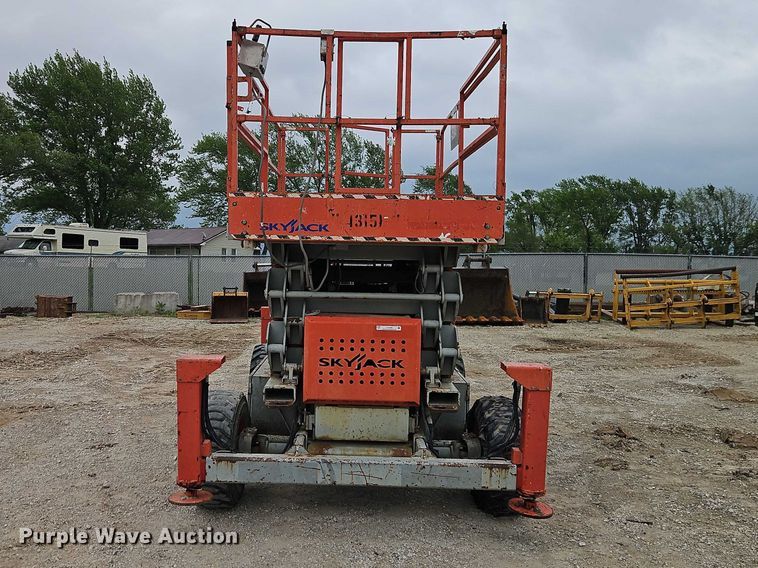 image for item EO7268 2008 SkyJack SJ8243 scissor lift