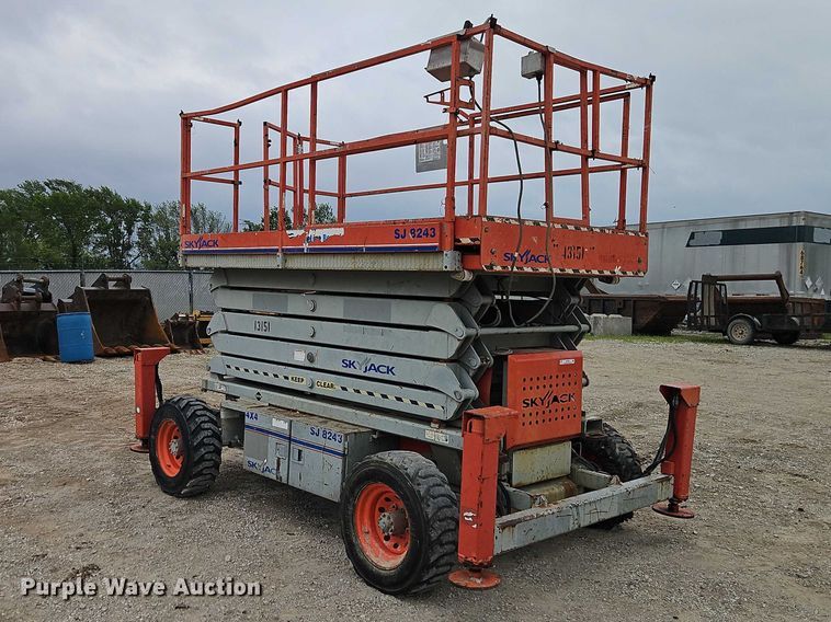 image for item EO7268 2008 SkyJack SJ8243 scissor lift
