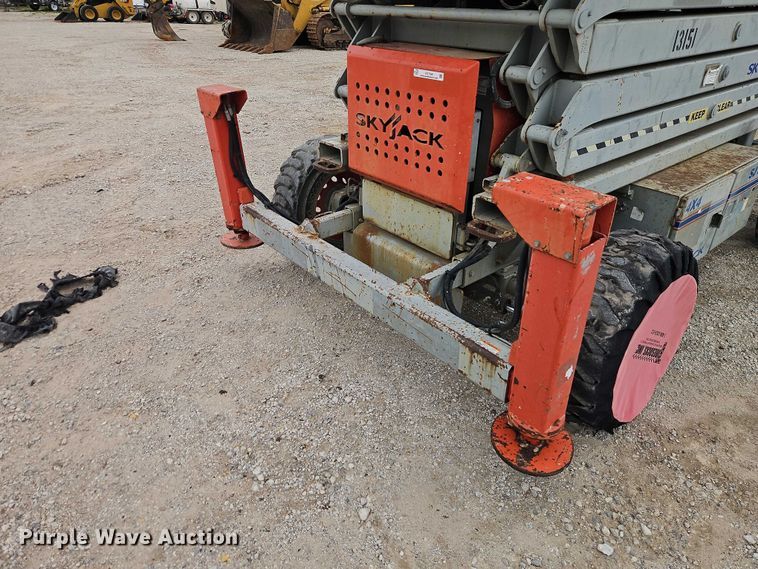 image for item EO7268 2008 SkyJack SJ8243 scissor lift