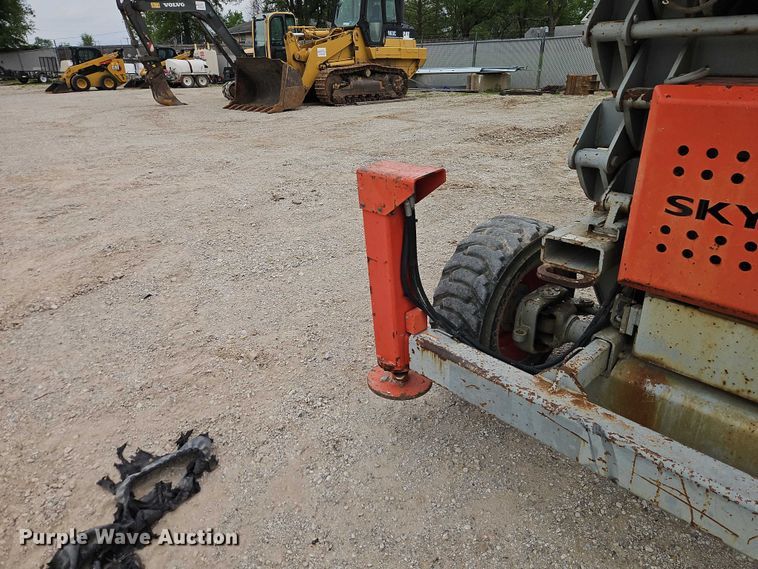 image for item EO7268 2008 SkyJack SJ8243 scissor lift