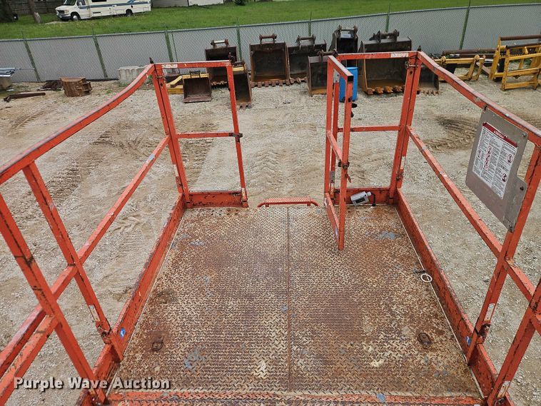 image for item EO7268 2008 SkyJack SJ8243 scissor lift