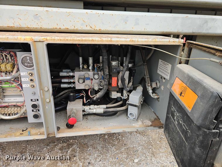 image for item EO7268 2008 SkyJack SJ8243 scissor lift