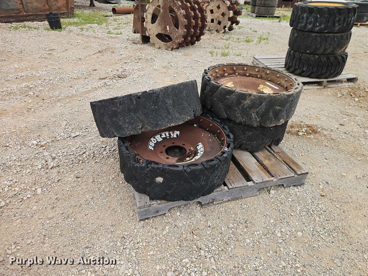 image for item EO7270 (4) Air Boss skid steer tires