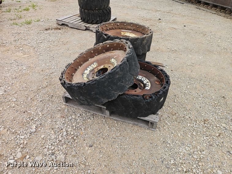 image for item EO7270 (4) Air Boss skid steer tires