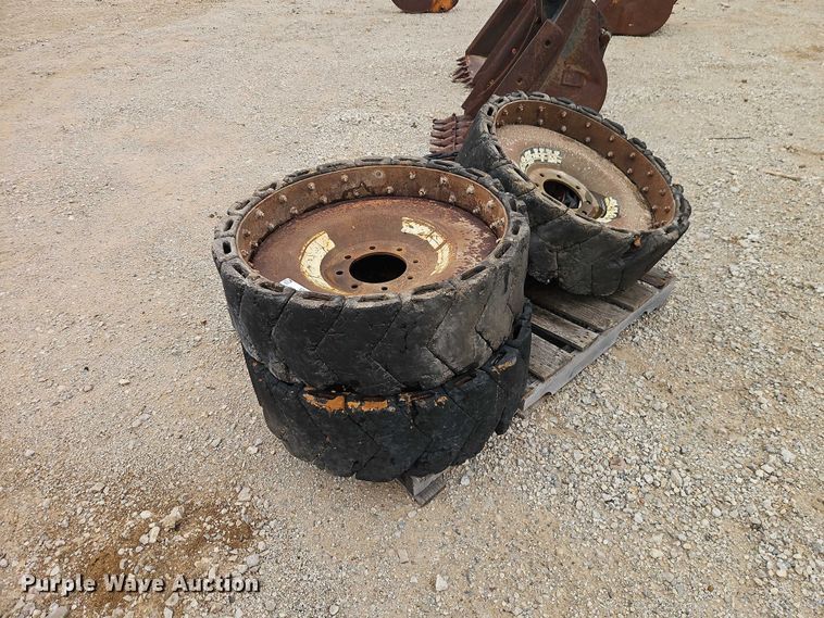 image for item EO7270 (4) Air Boss skid steer tires