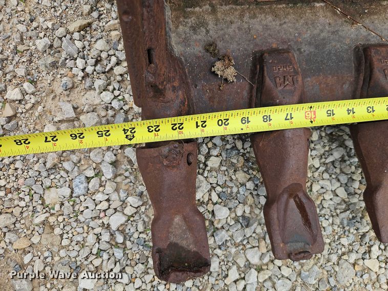 image for item EO7271 Caterpillar backhoe bucket