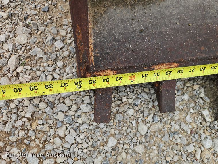 image for item EO7272 Backhoe bucket
