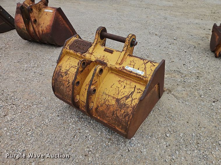 image for item EO7273 Backhoe bucket