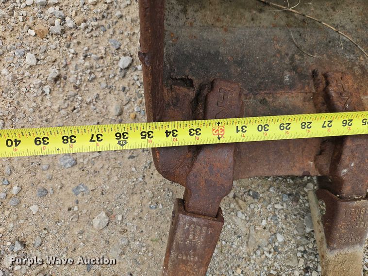 image for item EO7273 Backhoe bucket