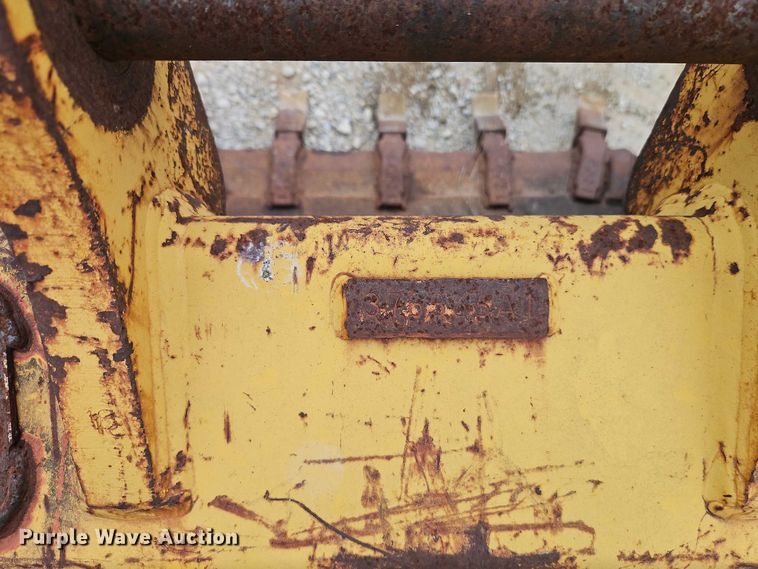 image for item EO7273 Backhoe bucket