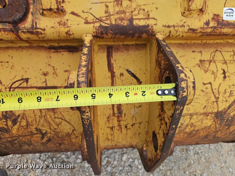 image for item EO7273 Backhoe bucket