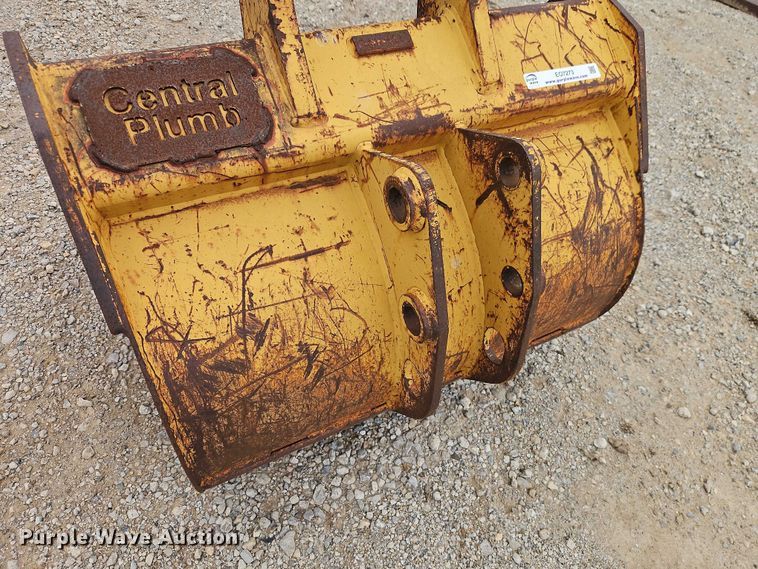 image for item EO7273 Backhoe bucket