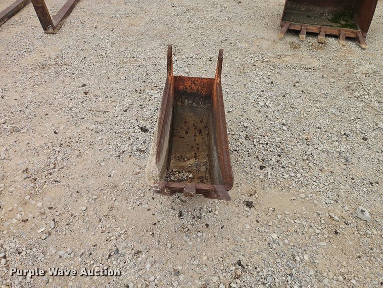 image for item EO7274 Backhoe bucket