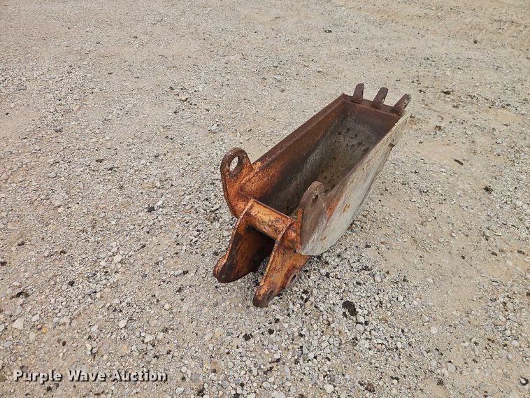 image for item EO7274 Backhoe bucket