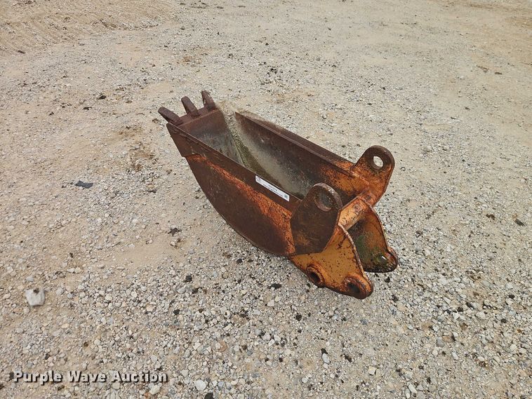 image for item EO7274 Backhoe bucket