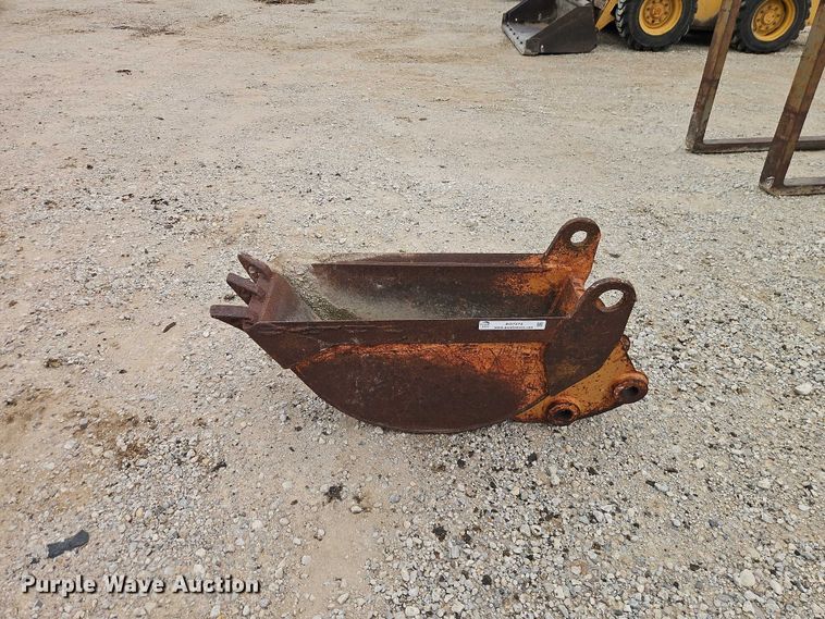 image for item EO7274 Backhoe bucket