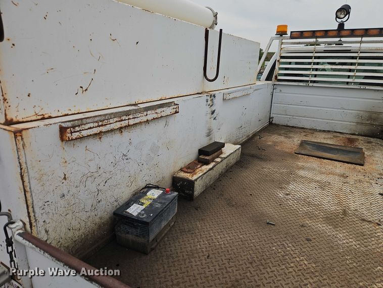 image for item EO7294 2000 Ford F450 Super Duty utility / service truck