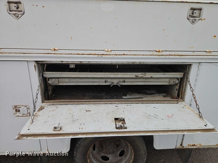 image for item EO7294 2000 Ford F450 Super Duty utility / service truck