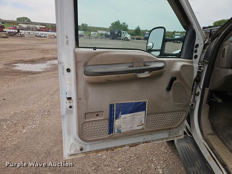 image for item EO7294 2000 Ford F450 Super Duty utility / service truck
