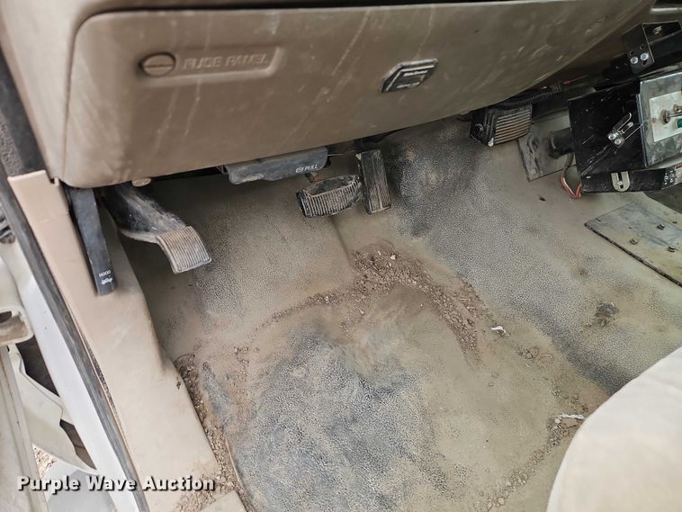 image for item EO7294 2000 Ford F450 Super Duty utility / service truck
