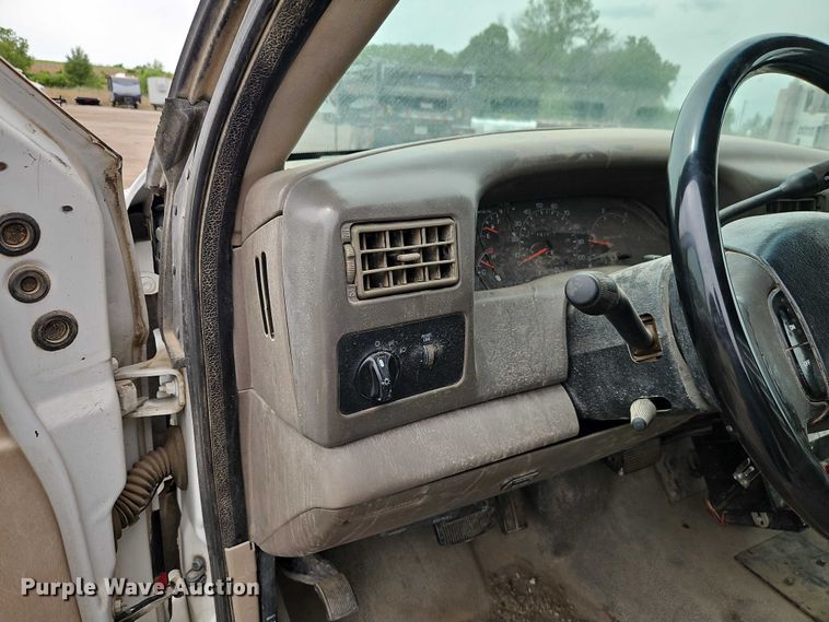 image for item EO7294 2000 Ford F450 Super Duty utility / service truck