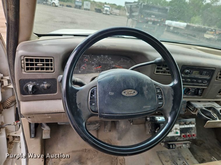 image for item EO7294 2000 Ford F450 Super Duty utility / service truck