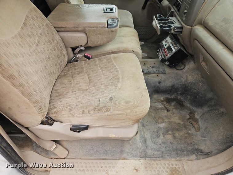 image for item EO7294 2000 Ford F450 Super Duty utility / service truck