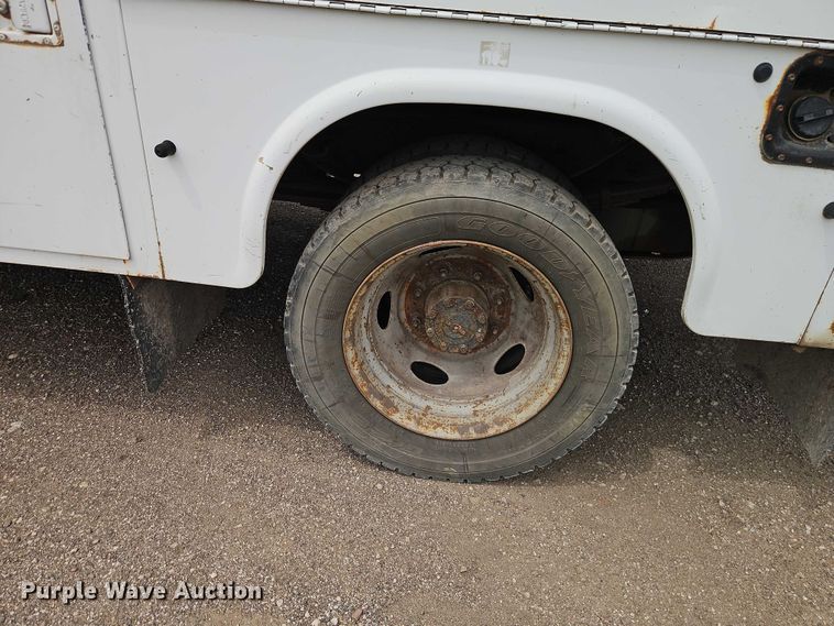 image for item EO7294 2000 Ford F450 Super Duty utility / service truck