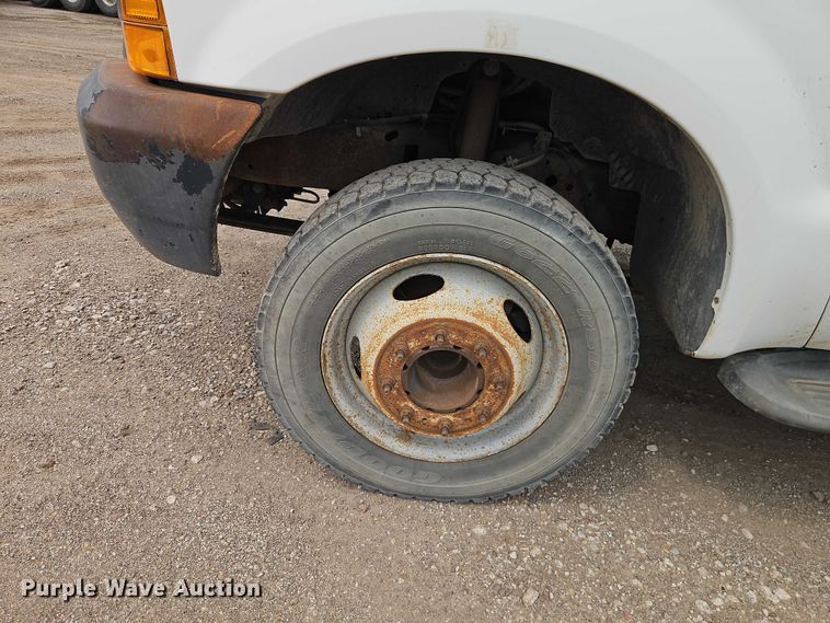 image for item EO7294 2000 Ford F450 Super Duty utility / service truck