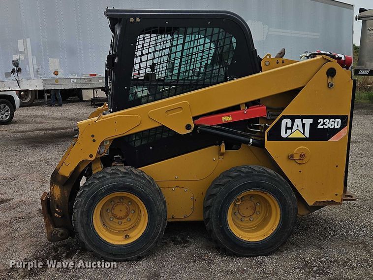 image for item EO7295 2016 Caterpillar 236D skid steer loader