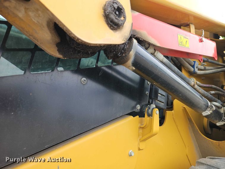 image for item EO7295 2016 Caterpillar 236D skid steer loader