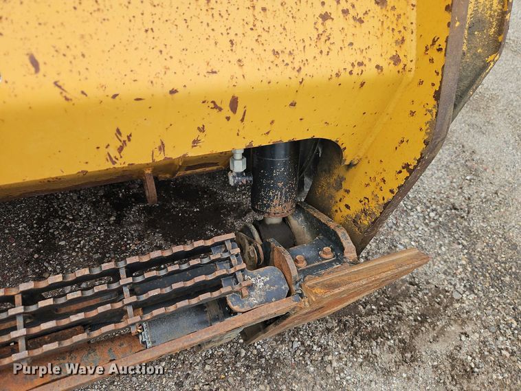 image for item EO7295 2016 Caterpillar 236D skid steer loader