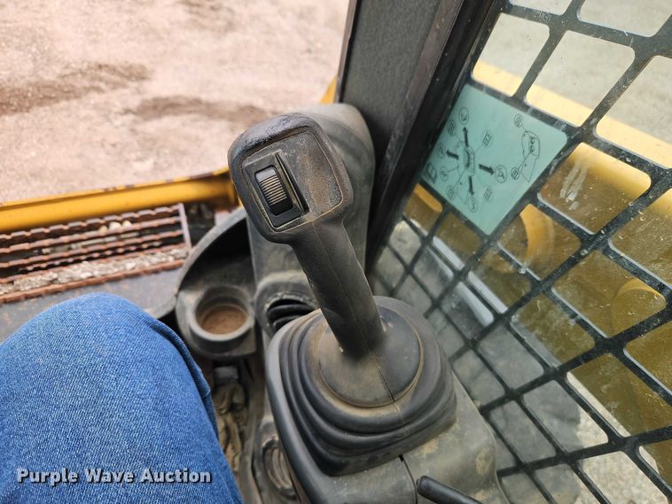 image for item EO7295 2016 Caterpillar 236D skid steer loader
