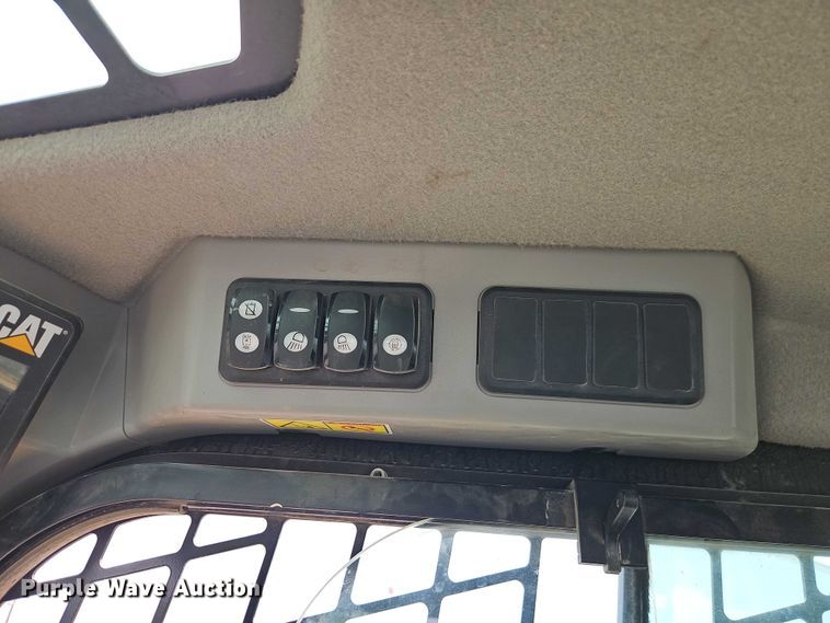 image for item EO7295 2016 Caterpillar 236D skid steer loader