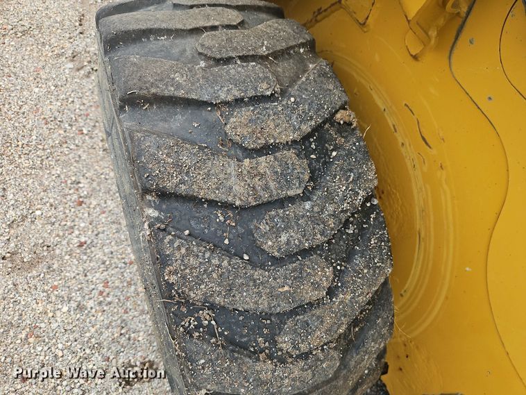 image for item EO7295 2016 Caterpillar 236D skid steer loader