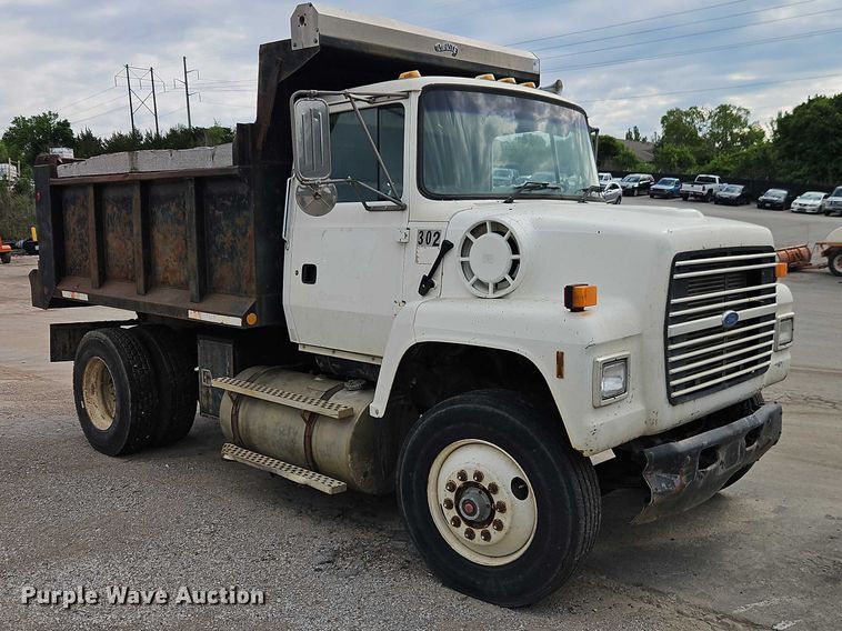 image for item EO7298 1995 Ford LN8000 dump truck