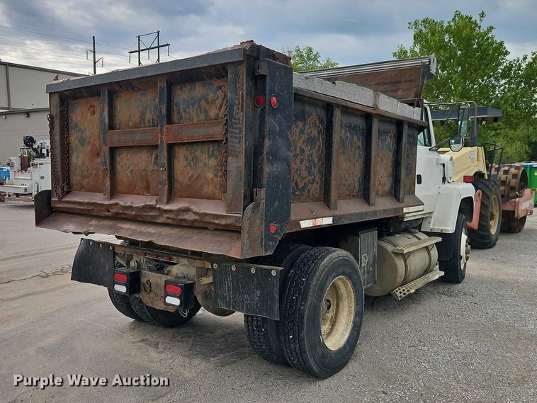 image for item EO7298 1995 Ford LN8000 dump truck