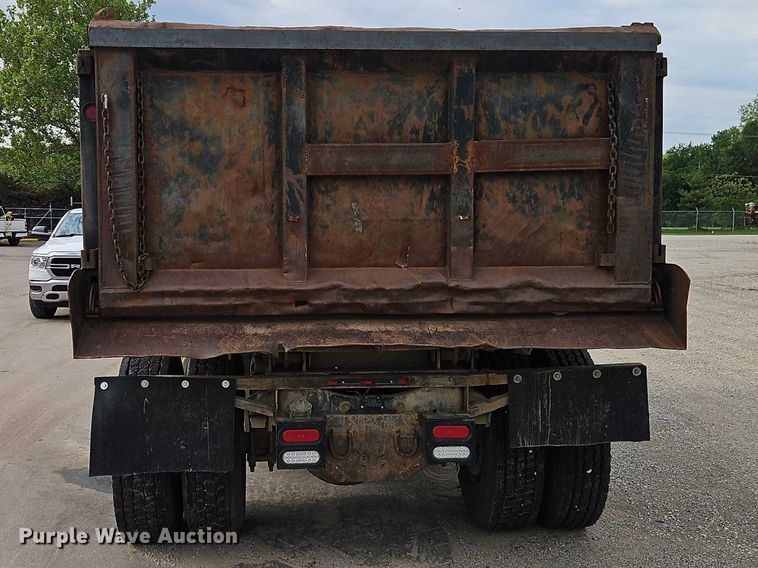 image for item EO7298 1995 Ford LN8000 dump truck