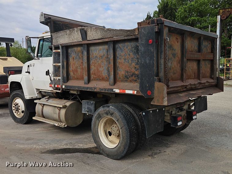 image for item EO7298 1995 Ford LN8000 dump truck
