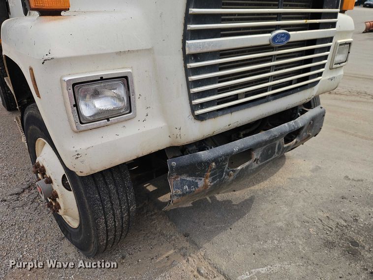 image for item EO7298 1995 Ford LN8000 dump truck