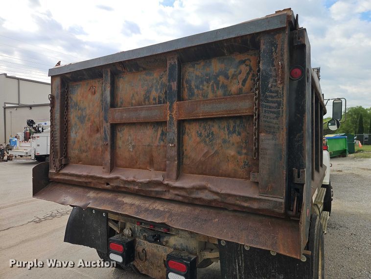 image for item EO7298 1995 Ford LN8000 dump truck