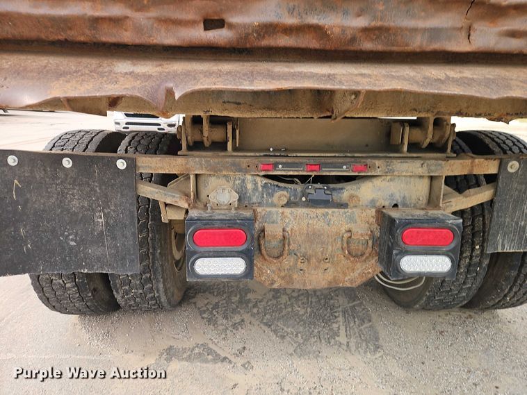 image for item EO7298 1995 Ford LN8000 dump truck