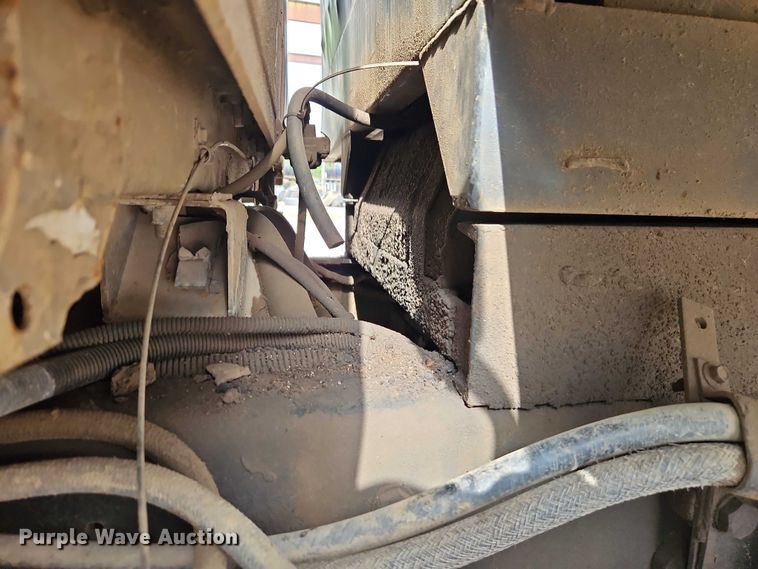 image for item EO7298 1995 Ford LN8000 dump truck