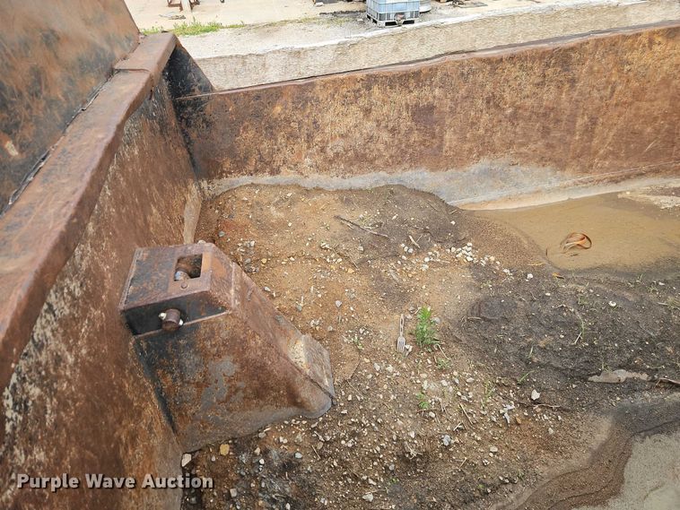 image for item EO7298 1995 Ford LN8000 dump truck