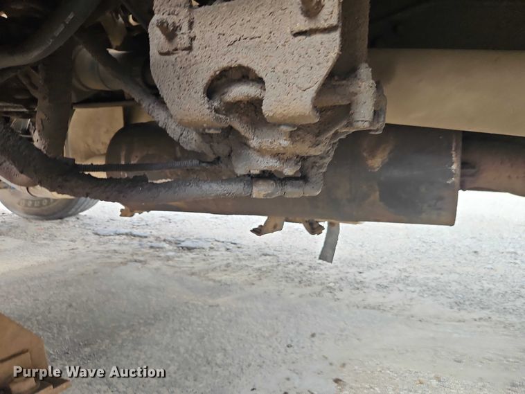 image for item EO7298 1995 Ford LN8000 dump truck